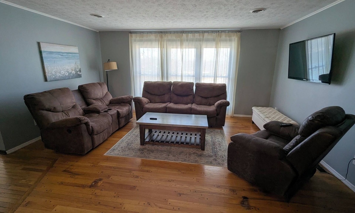 Benton Cabin | Spacious House on Kentucky Lake