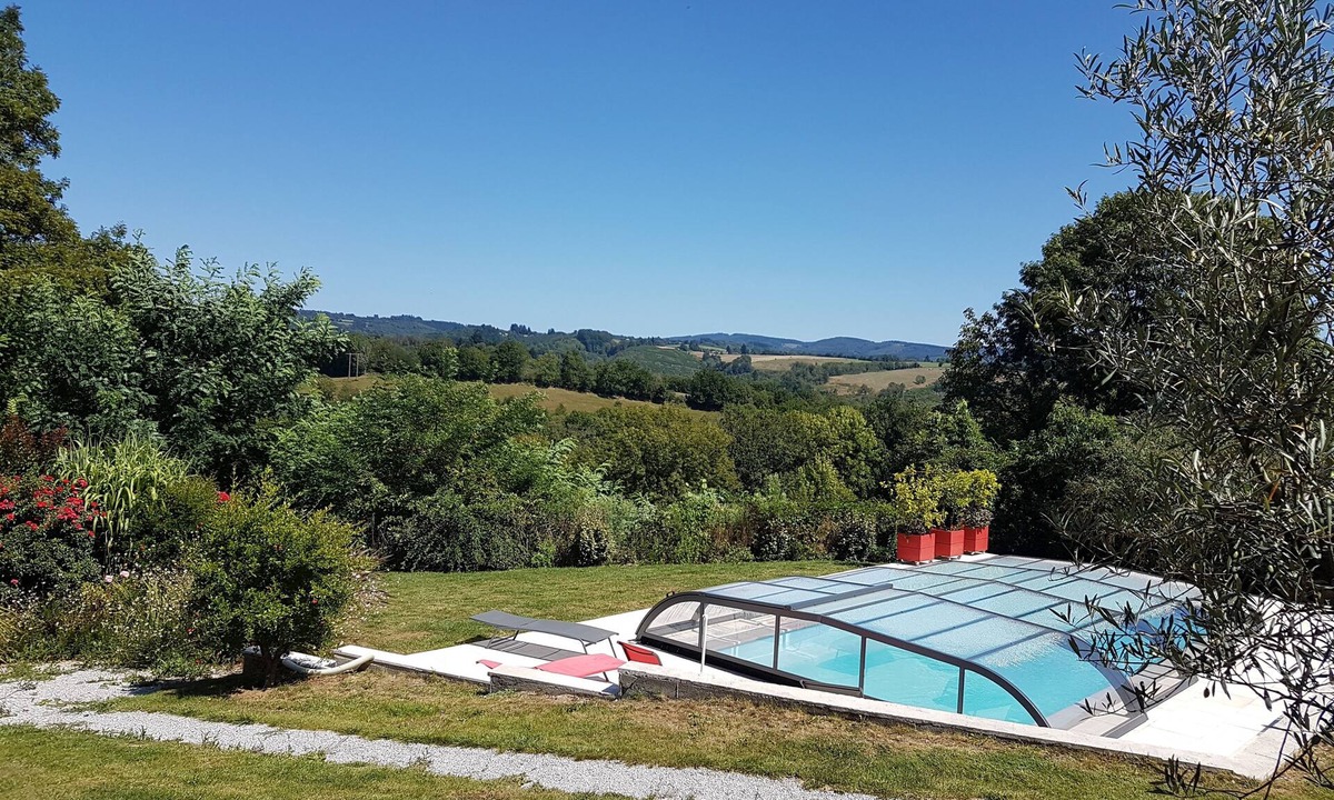 Noailhac Bed & Breakfast | Spacious house quiet countryside