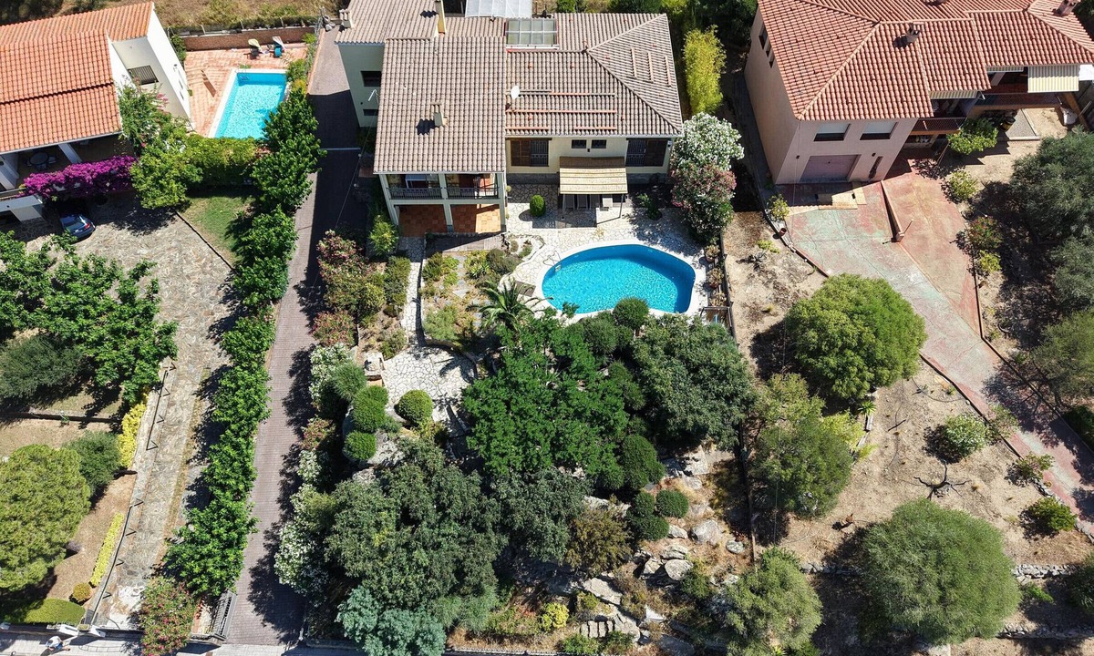 Pau Cottage | Spacious house with air conditioning and pets allowed in Pau