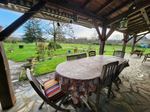 Salles-en-Toulon House | Spacious house with large garden in Valdivienne