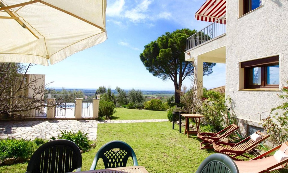 Pau House | Spacious house with private pool and air conditioning