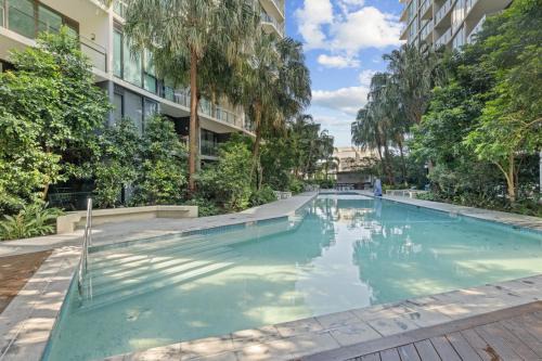 Newstead Apartment | Spacious Inner-City Apartment with Pool