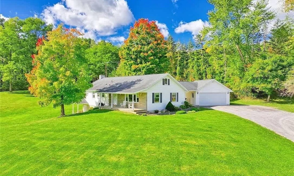 Town of Benton House | Spacious Keuka Lake Gem, BBQ, Firepit, Gameroom