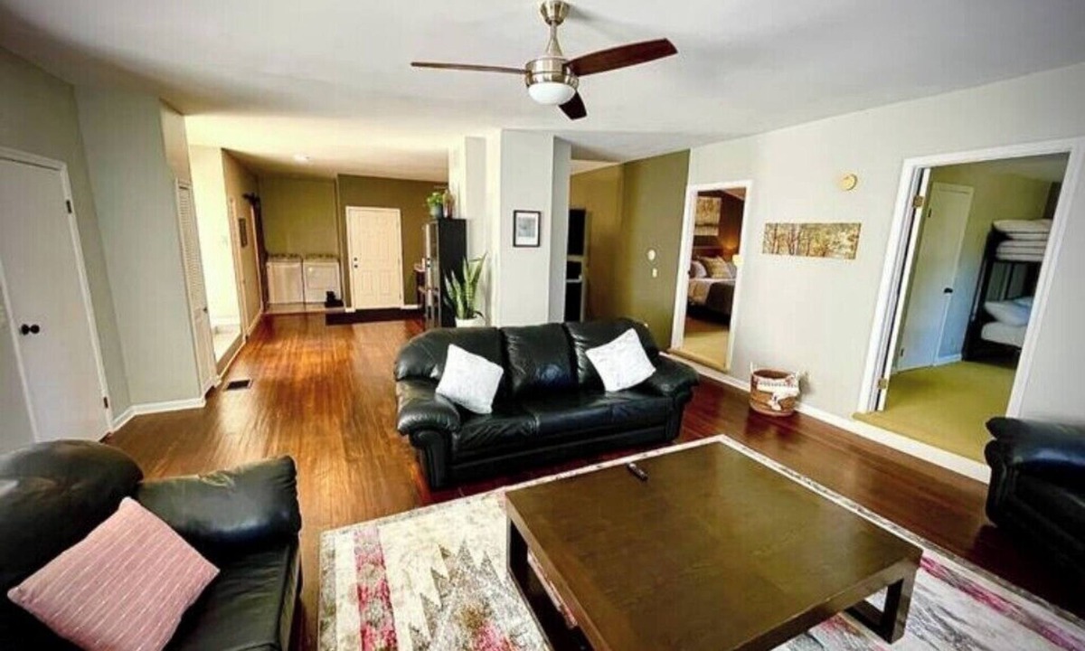 West Falls Apartment | Spacious kid friendly apt near East Aurora