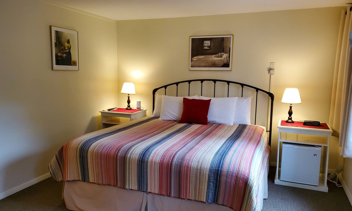 Dryden Apartment | Spacious King Room with AC, WiFi in Peaceful Wilton