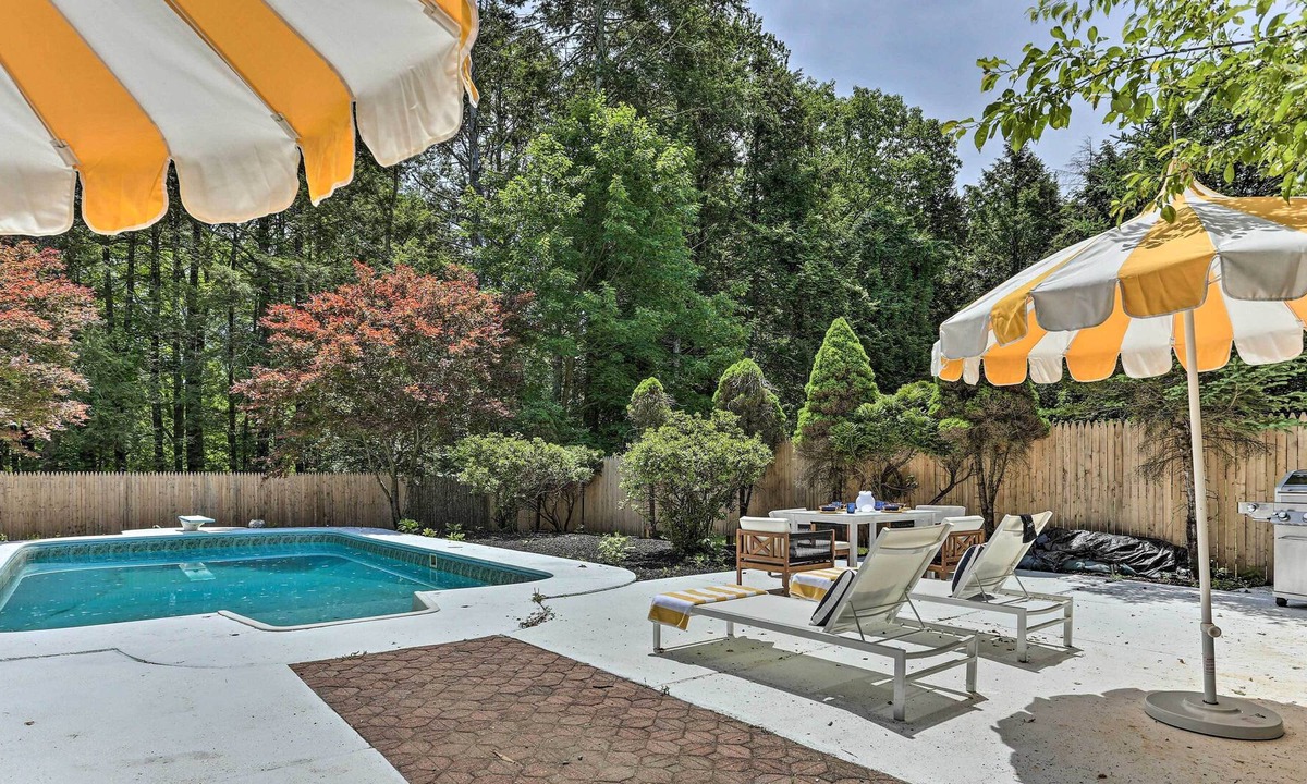 Town of Marbletown House | Spacious Kingston Home with Spa Room & Hot Tub!