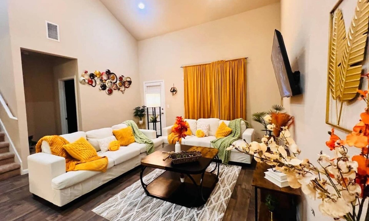 Kyle House | Spacious Kyle Home Games + King Bed + Yard