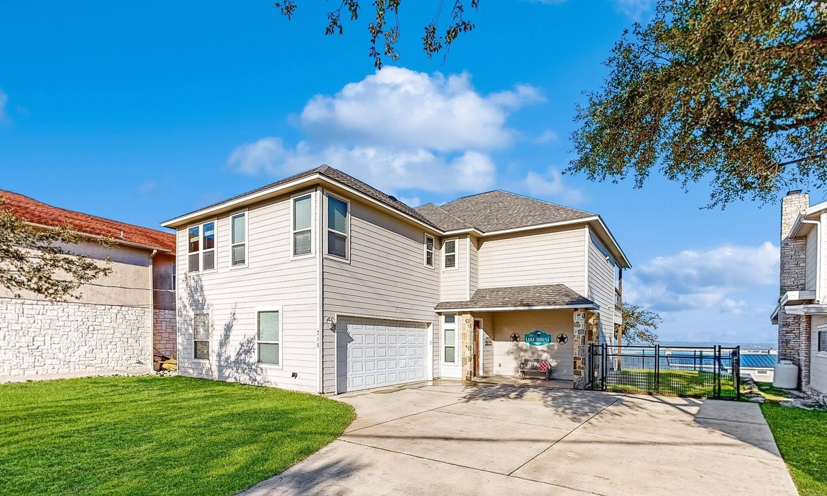 Canyon Lake House | Spacious l Beautiful views l Gameroom l Dog-friendly