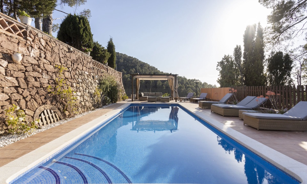 Castellvi de Rosanes House | Spacious Luxury Villa with Heated Pool, A/C, Near Barcelona, Vineyards & Golf