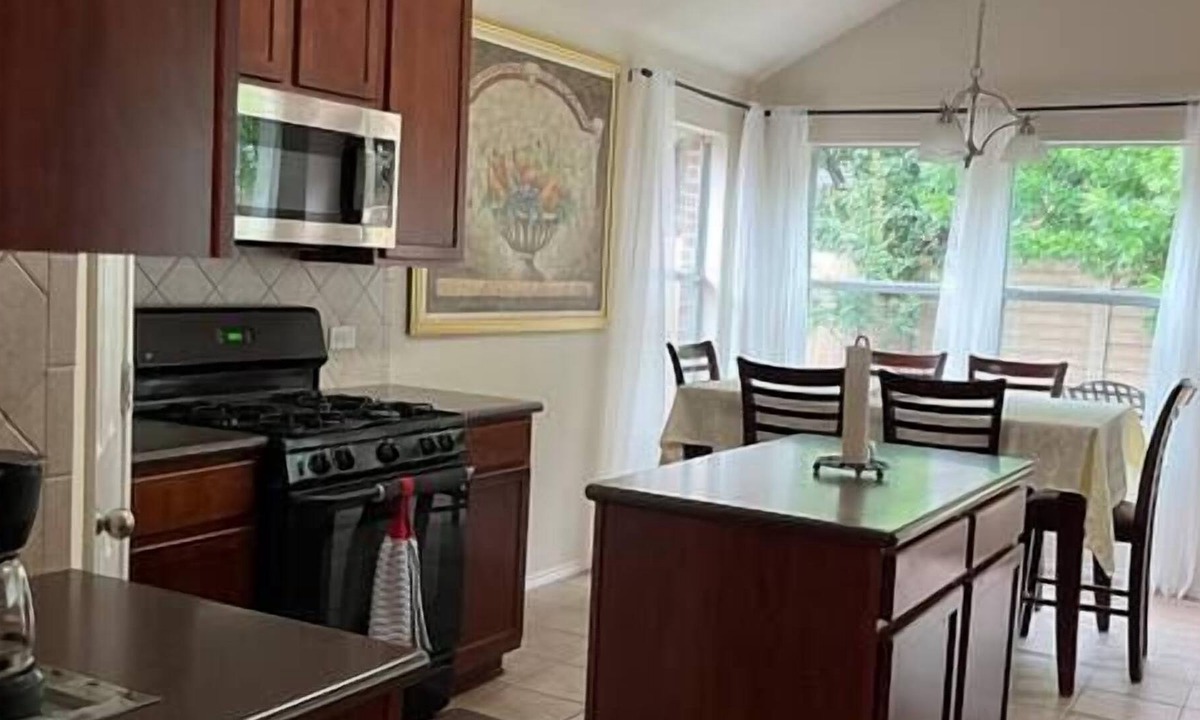 North Richland Hills House | Spacious Luxury 3BD Oasis- TX