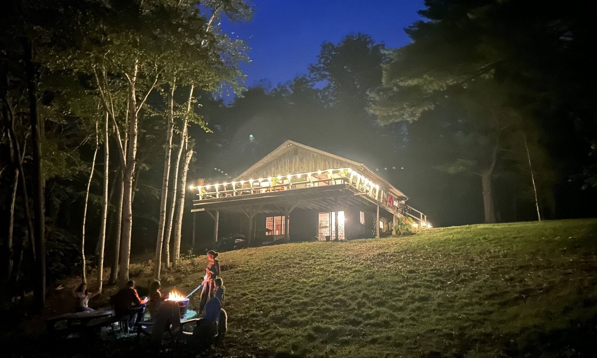 Winthrop Cottage | Spacious Lakefront Home, Large deck, SUP, Firepit & Dock!