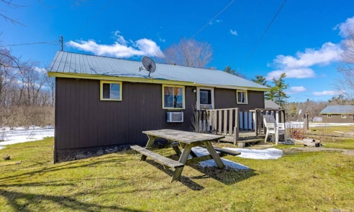 Frontenac Cabin | Spacious Lakefront Loft