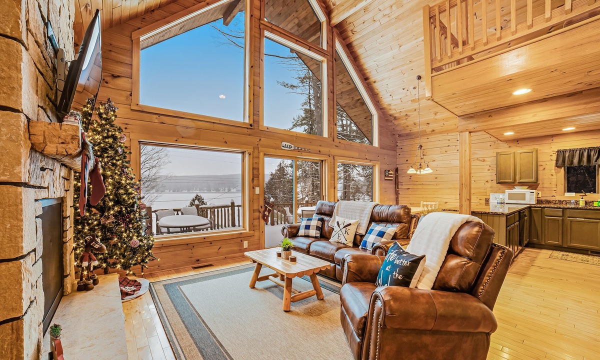 Schroon Lake House | Spacious lakefront chalet with washer/dryer, beach & dock