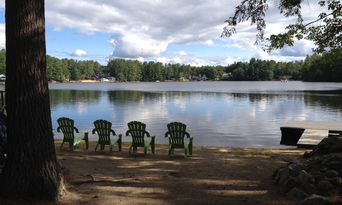 Orange Cottage | Spacious Lakeside Waterfront Summer Cottage