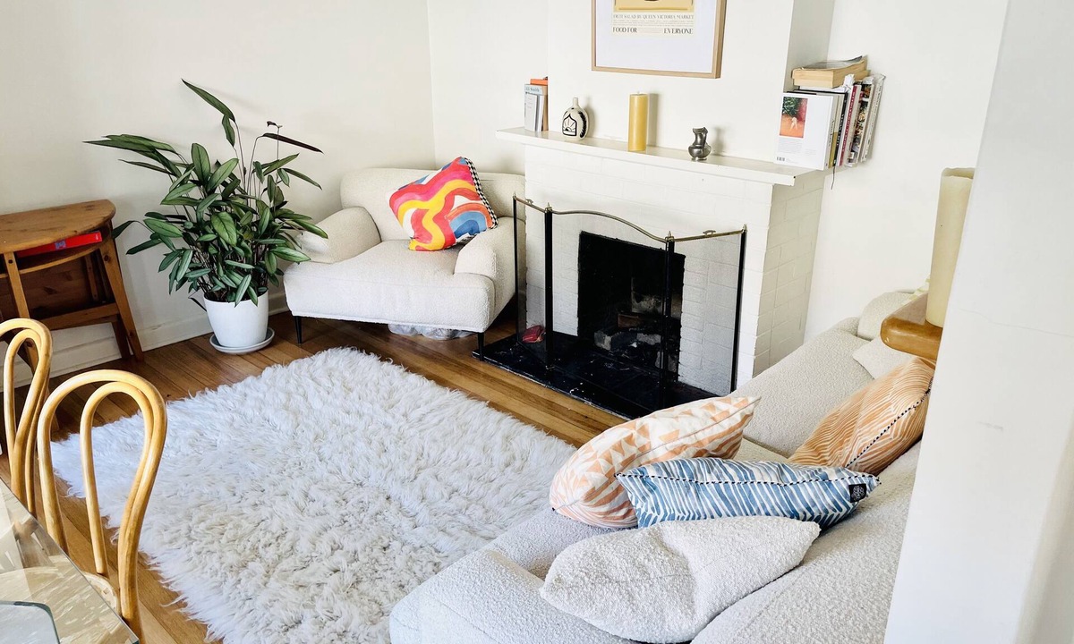 Hawthorn Apartment | Spacious & light-filled, Elm St makes for a homely holiday