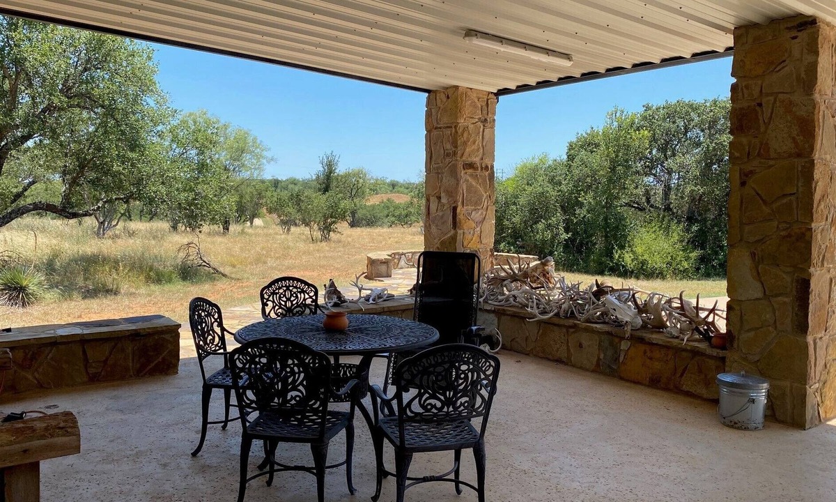 Llano Cabin | Spacious Lodge located at the Sandstone Mountain Ranch.