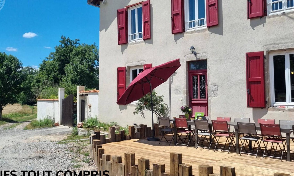 Mornand-en-Forez Cottage | Spacious lodging with pool and pets allowed for 15 guests