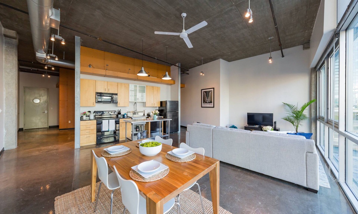 The Gulch Apartment | Spacious Loft in Trendy Gulch Neighborhood!