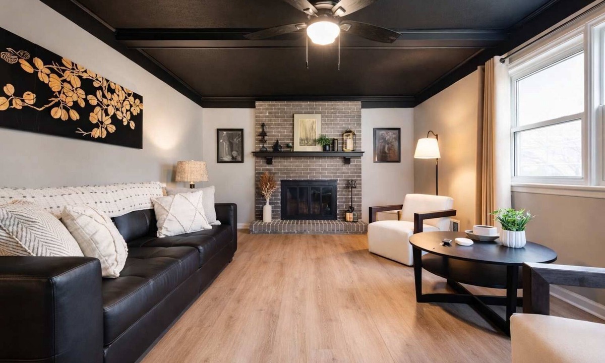 Brownsboro Farm House | Spacious Louisville home with backyard and parking