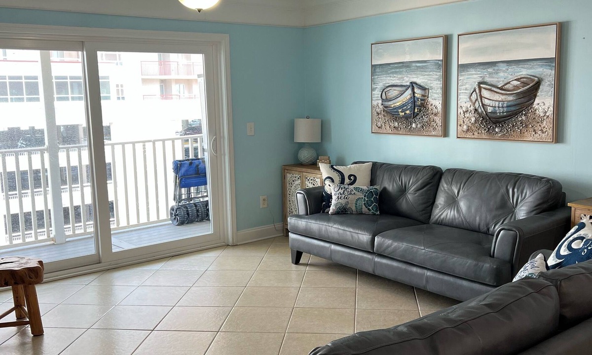 Crescent Beach Villa | Spacious LUXURY Villa with stocked kitchen,WiFi, Ask about 2025 special rates.