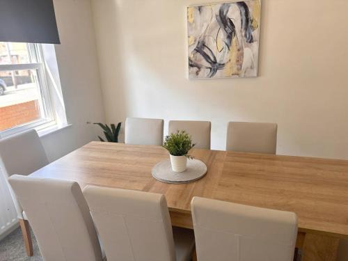 Barrow-in-Furness House | Spacious Luxurious Serviced Accommodation 6