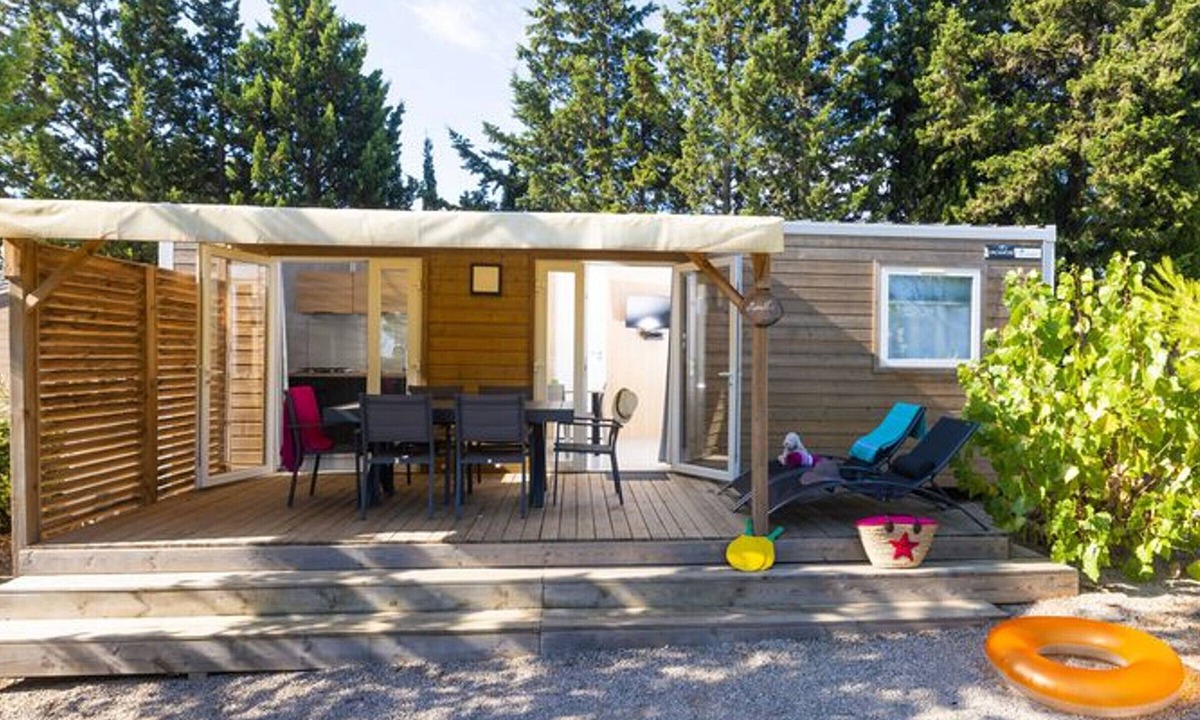 Lezignan-Corbieres House | Spacious mobile home with terrace for 8 people