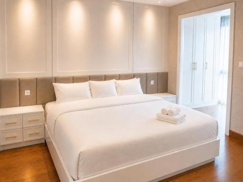 Kesawan Apartment | Spacious Modern 2BR Vasaka Reiz Condo City Center
