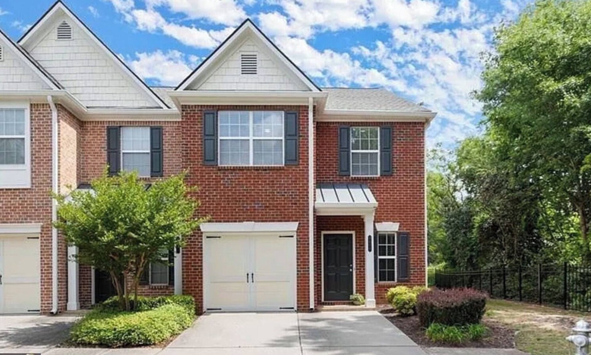 Johns Creek House | Spacious & Modern 3BR Townhouse