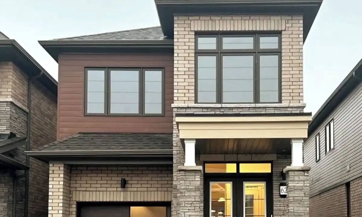 Brantford House | Spacious & Modern 4 BR House