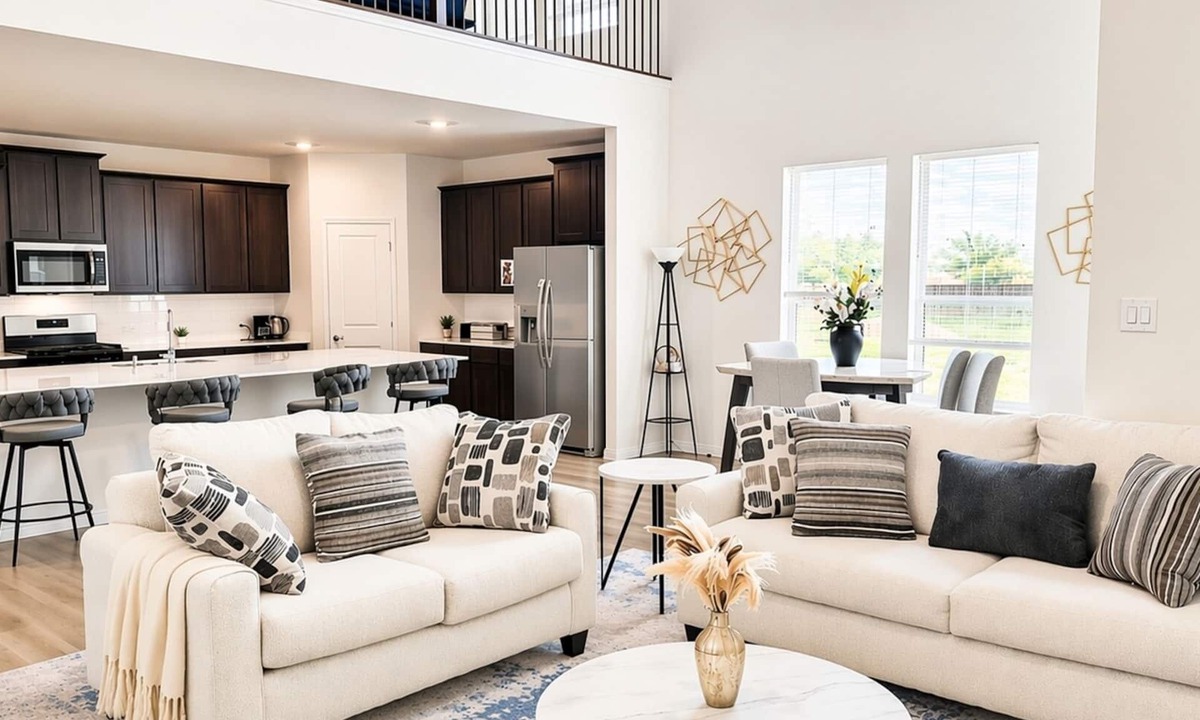Forney House | Spacious Modern 4BR Home Sleeps 8+ Near Dallas