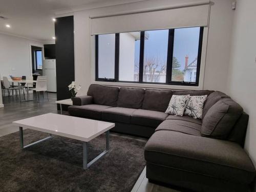 St. Kilda East Apartment | Spacious Modern Apartment - St Kilda East
