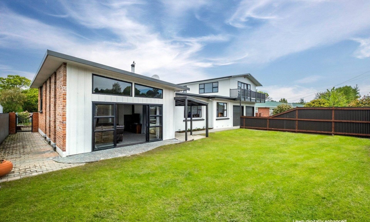 Geraldine House | Spacious, modern, centrally located house.