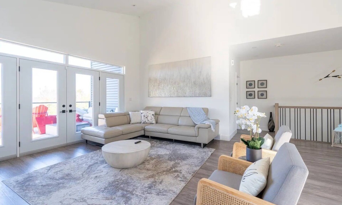 Colpoys Bay Cottage | Spacious modern cottage with incredible views in the Bruce Peninsula