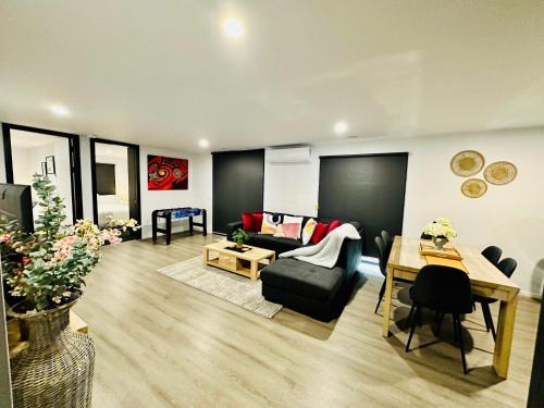 Pakenham House | Spacious modern family home