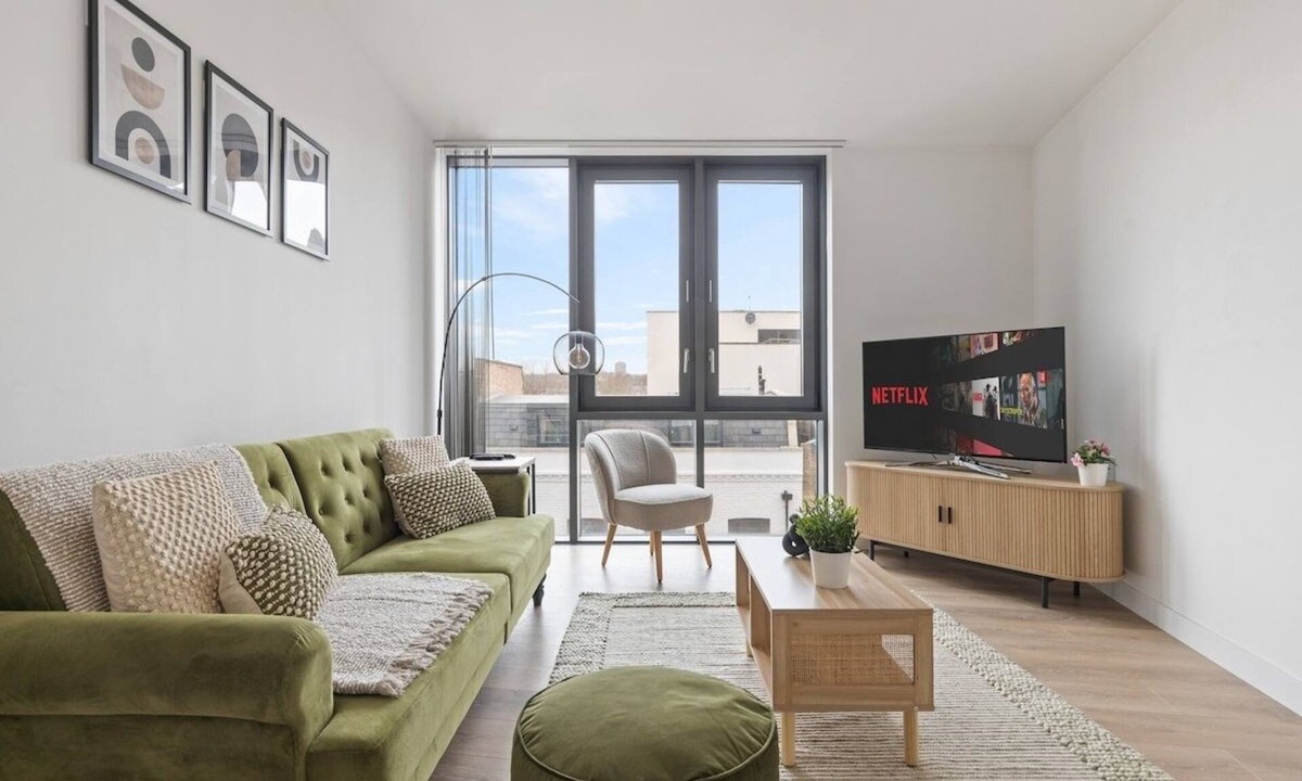 Finsbury Park Apartment | Spacious & Modern Flat! Excellent Transport Links