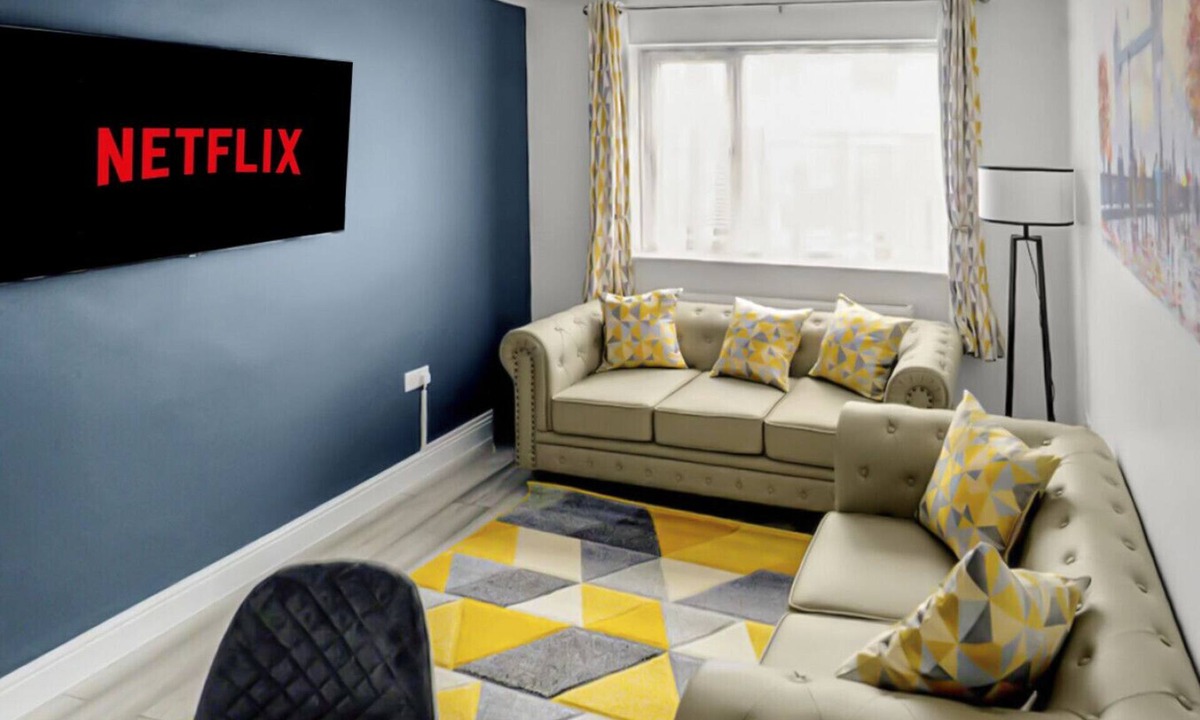 Belvedere Apartment | Spacious modern apartment with full kitchen, Wi-Fi & parking