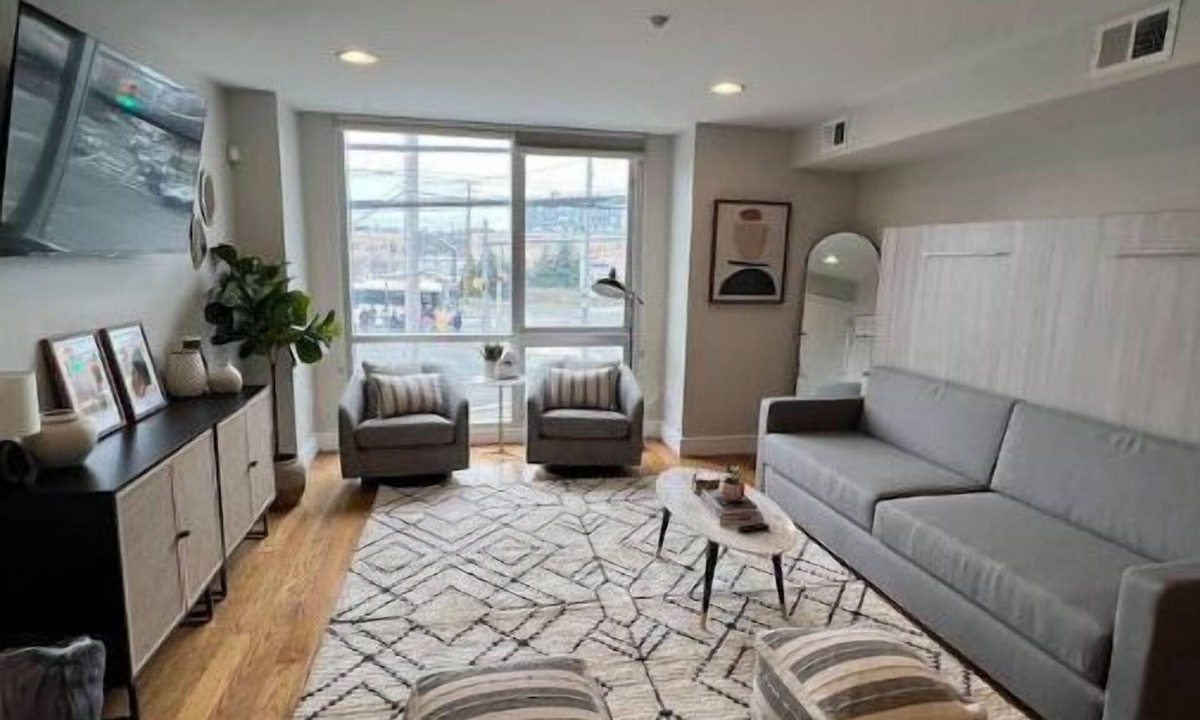 North Bergen Condo | Spacious, Modern Home with Quick, Convenient MetLife Stadium & NYC Commute!