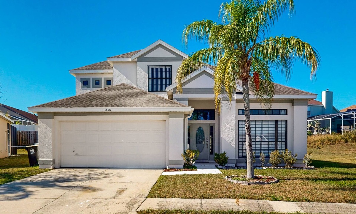 Lake Davenport Estates House | Spacious modern home with enclosed pool, patio, and gas grill