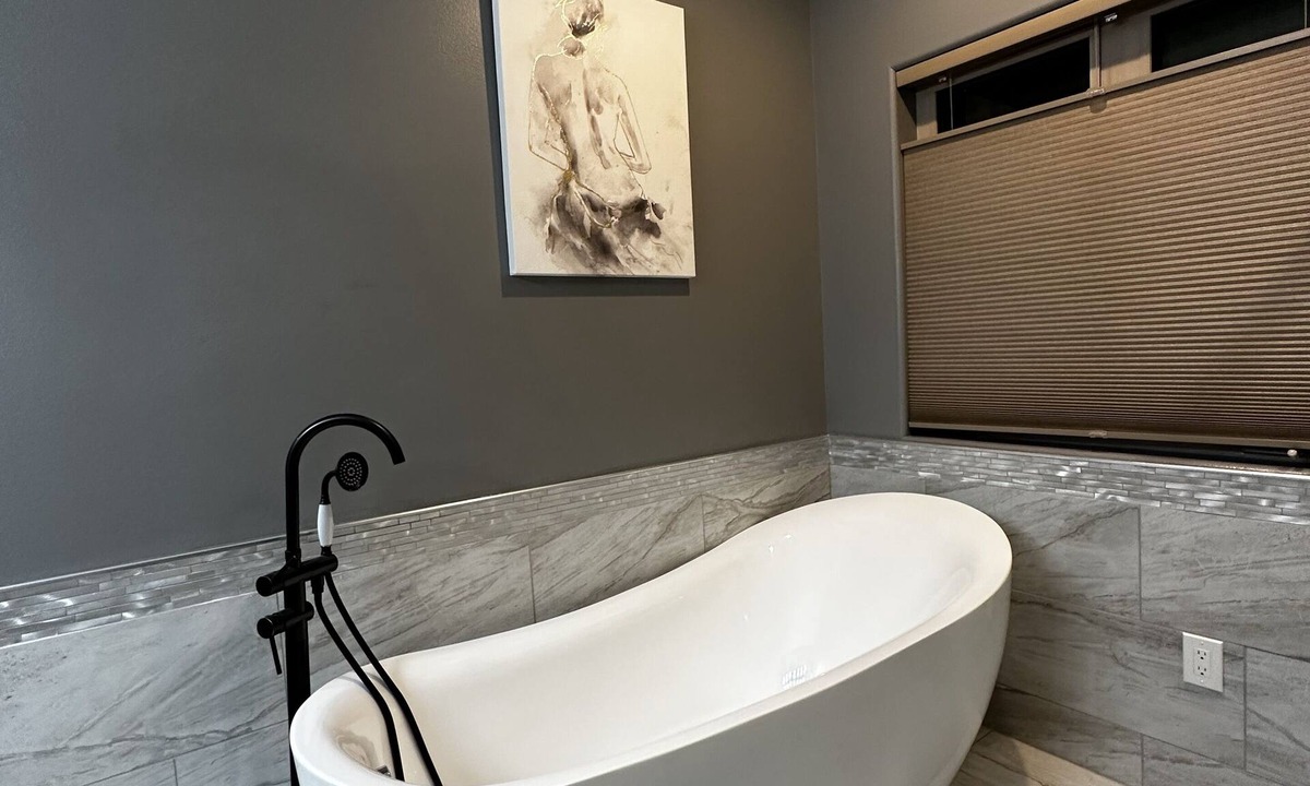 Billings House | Spacious Modern Home with a Perfectly Convenient Location!