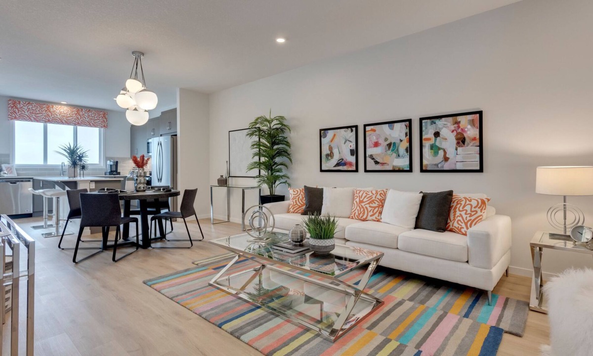 Southeast Calgary House | Spacious Modern Home With King Bed & Office