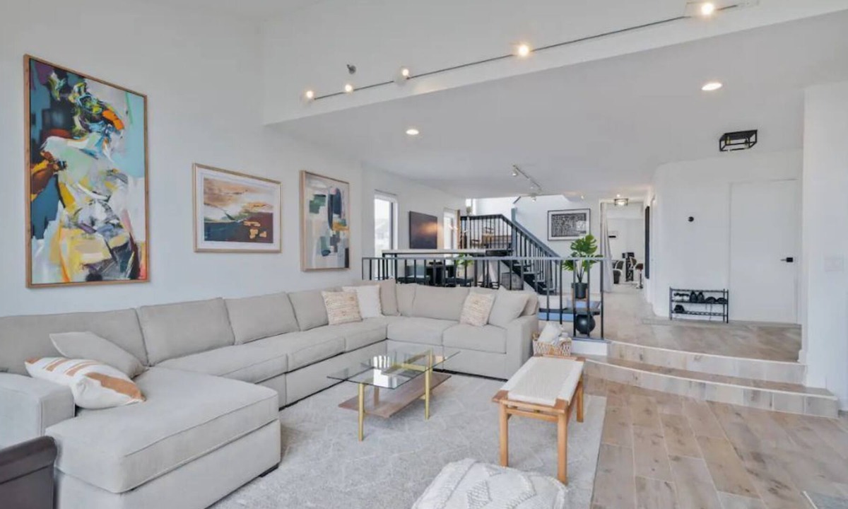 Teaneck Apartment | Spacious Modern Luxury Duplex 20 min from NYC