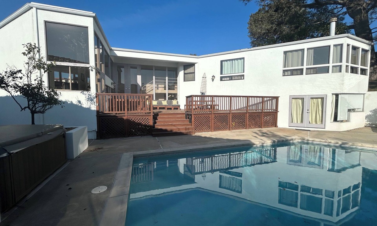 Del Mar Heights House | Spacious Modern Oceanview Home in Del Mar, CA