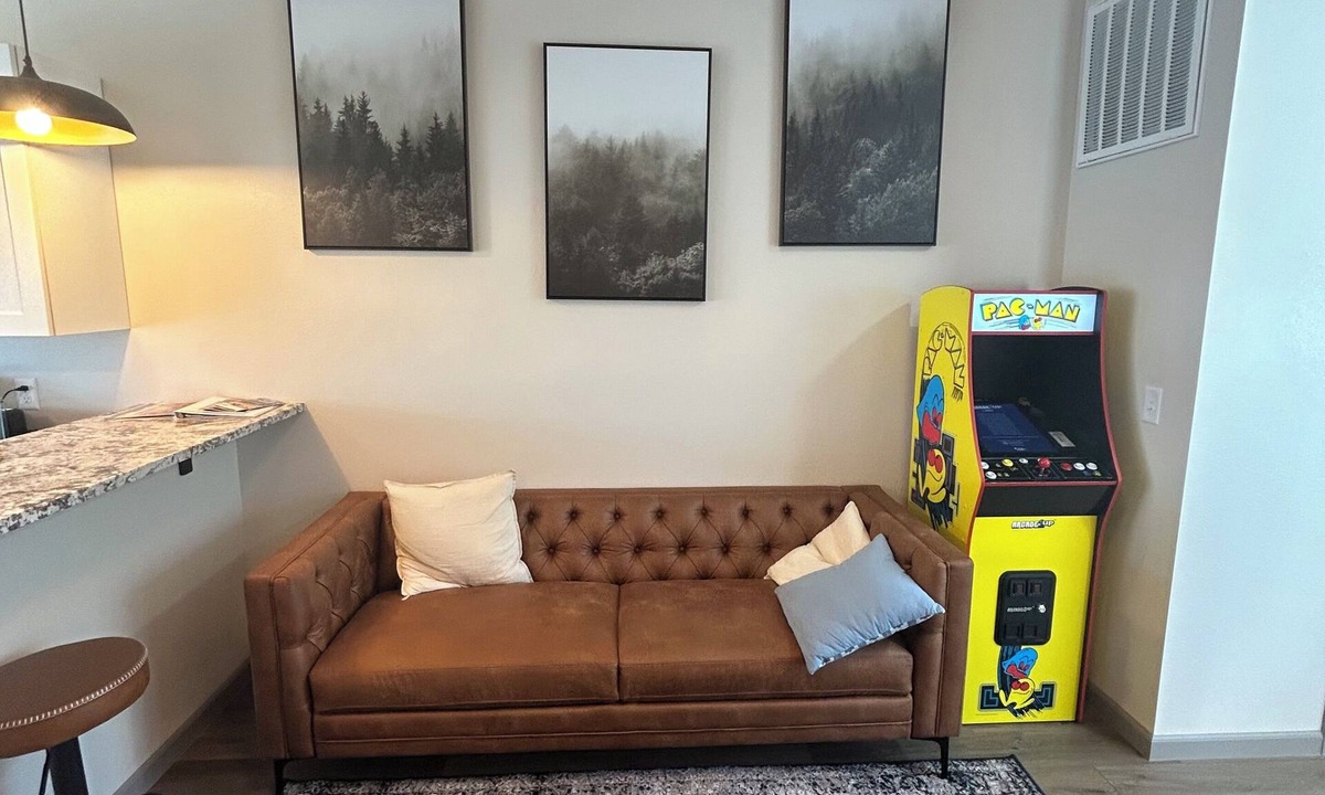 Rawlins Apartment | Spacious Modern Rawlins Apartment w/PacMan Console, #2A