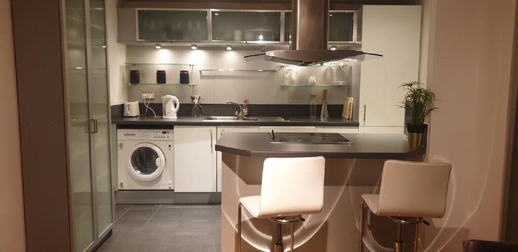 St. Mary's Park Apartment | Spacious Modern Riverside Apartment Overlooking the Thames