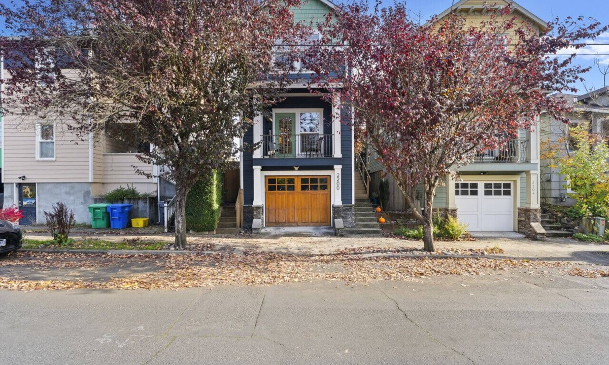 Richmond Apartment | Spacious Monthly Stay 2BR/2.5BA Pets Welcome