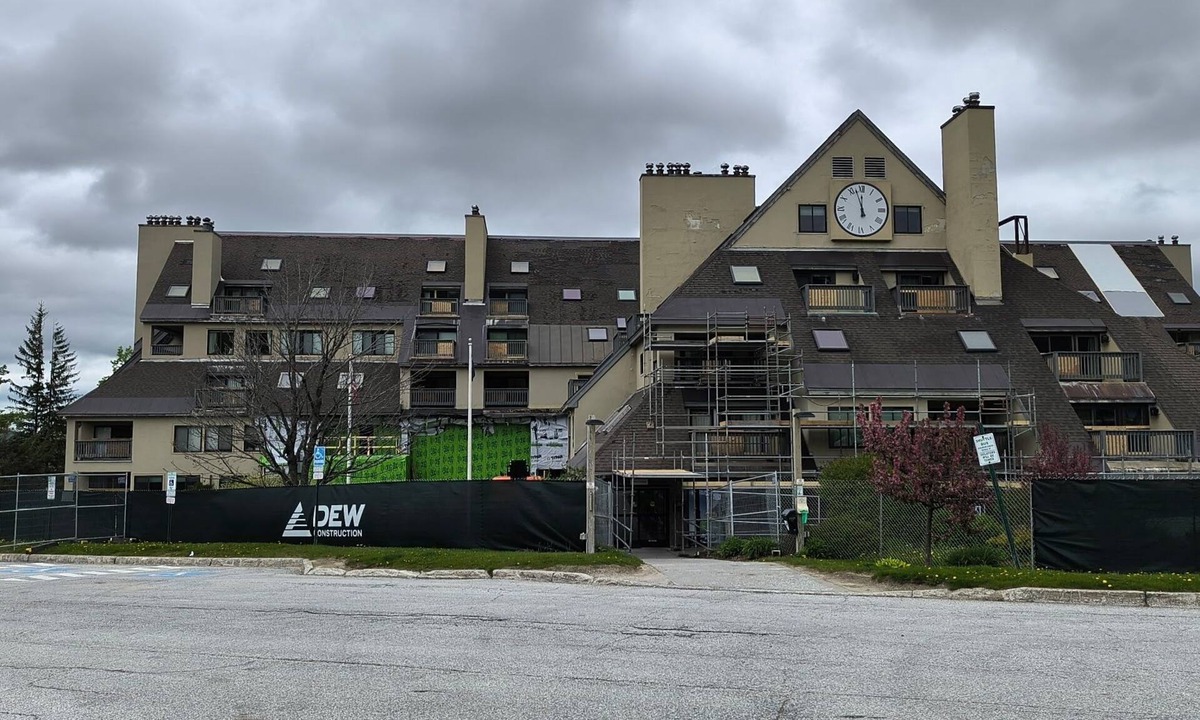 Killington Apartment | Spacious mountain studio with free WiFi & full kitchen - close to skiing