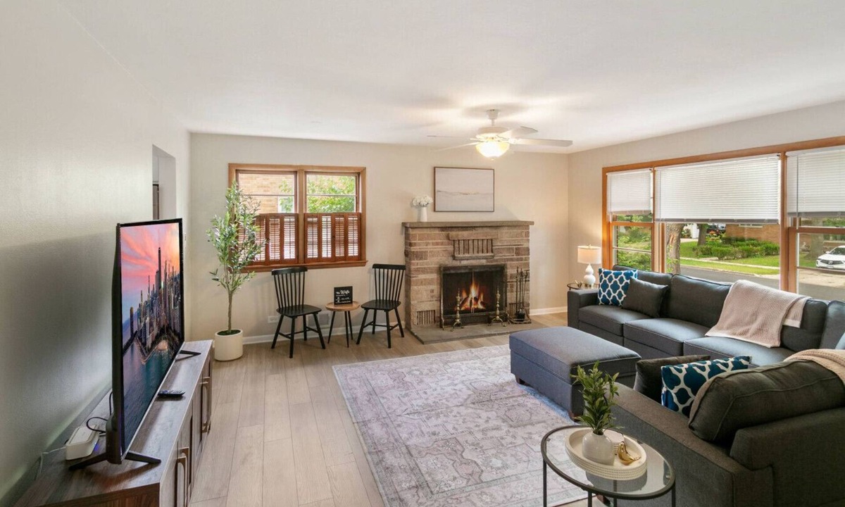 Waukegan House | Spacious New 5 Bed Family Retreat Near Naval Base!
