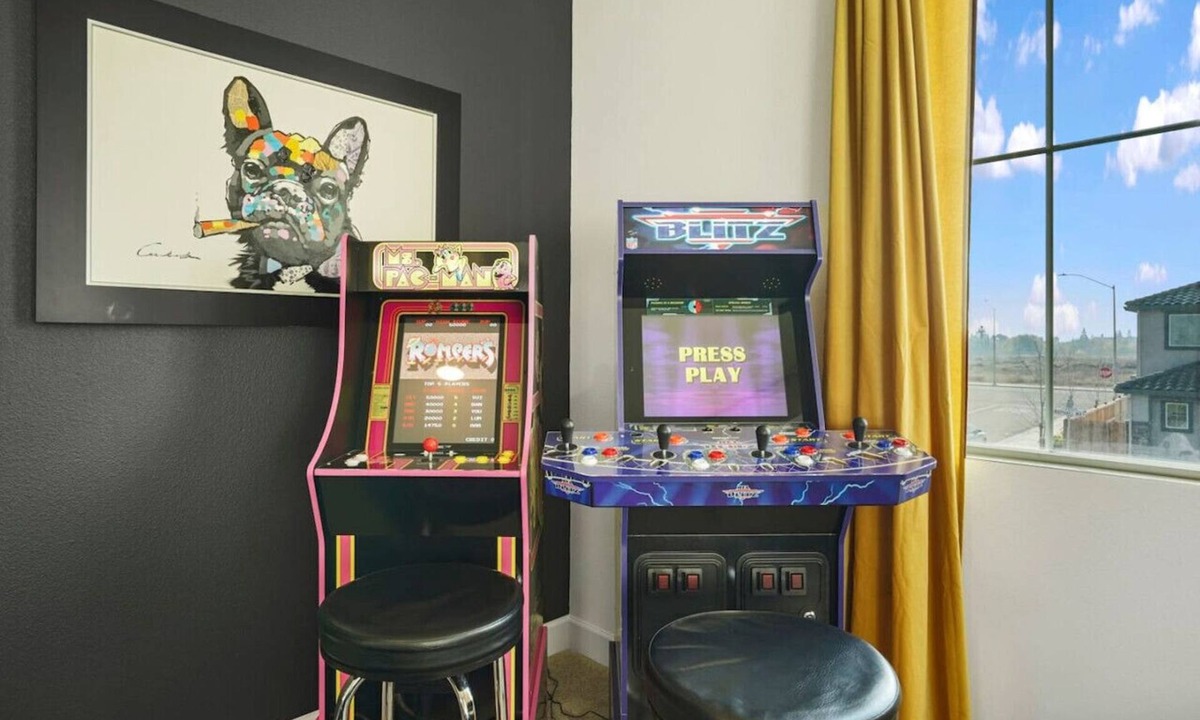 Lodi House | Spacious New 5BR Near Wineries