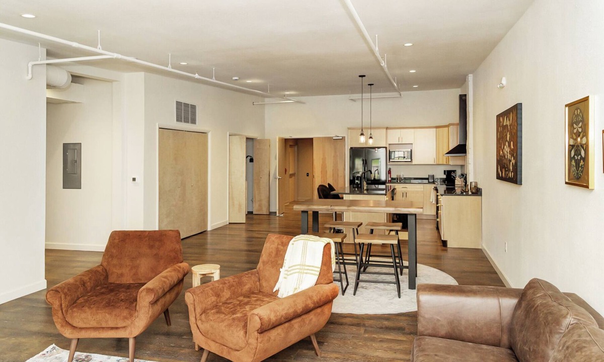 Burlington Apartment | Spacious New & Clean 2 BR Heart of Downtown! 302N