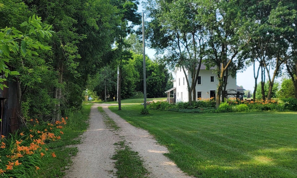 Desboro Other | Spacious, Newly Refurbished Cozy Farmhouse on 100 acres